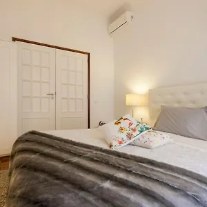 Ginjinha House - 4 - Bairro Alto - With Ac! Гостевой дом Лиссабон